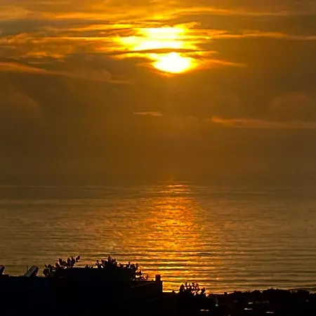 Sunset Retreat Apartment